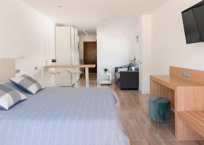 Apartman Palmeras Playa Studio: Pools, Beach, Sun & Shore Puerto de la Cruz