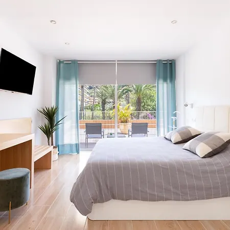 Palmeras Playa Studio: Pools, Beach, Sun & Shore Apartamento *