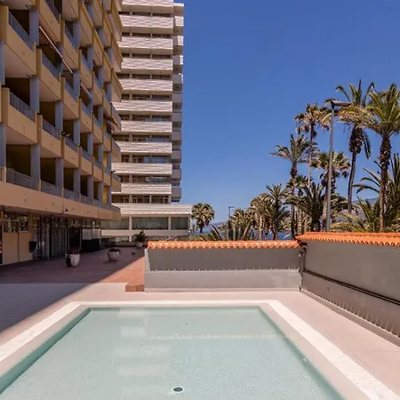 Palmeras Playa Studio: Pools, Beach, Sun & Shore Apartamento