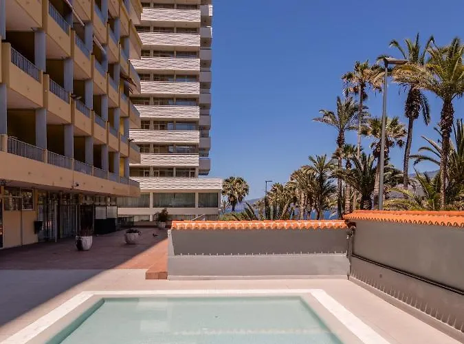 Palmeras Playa Studio: Pools, Beach, Sun & Shore Apartamento